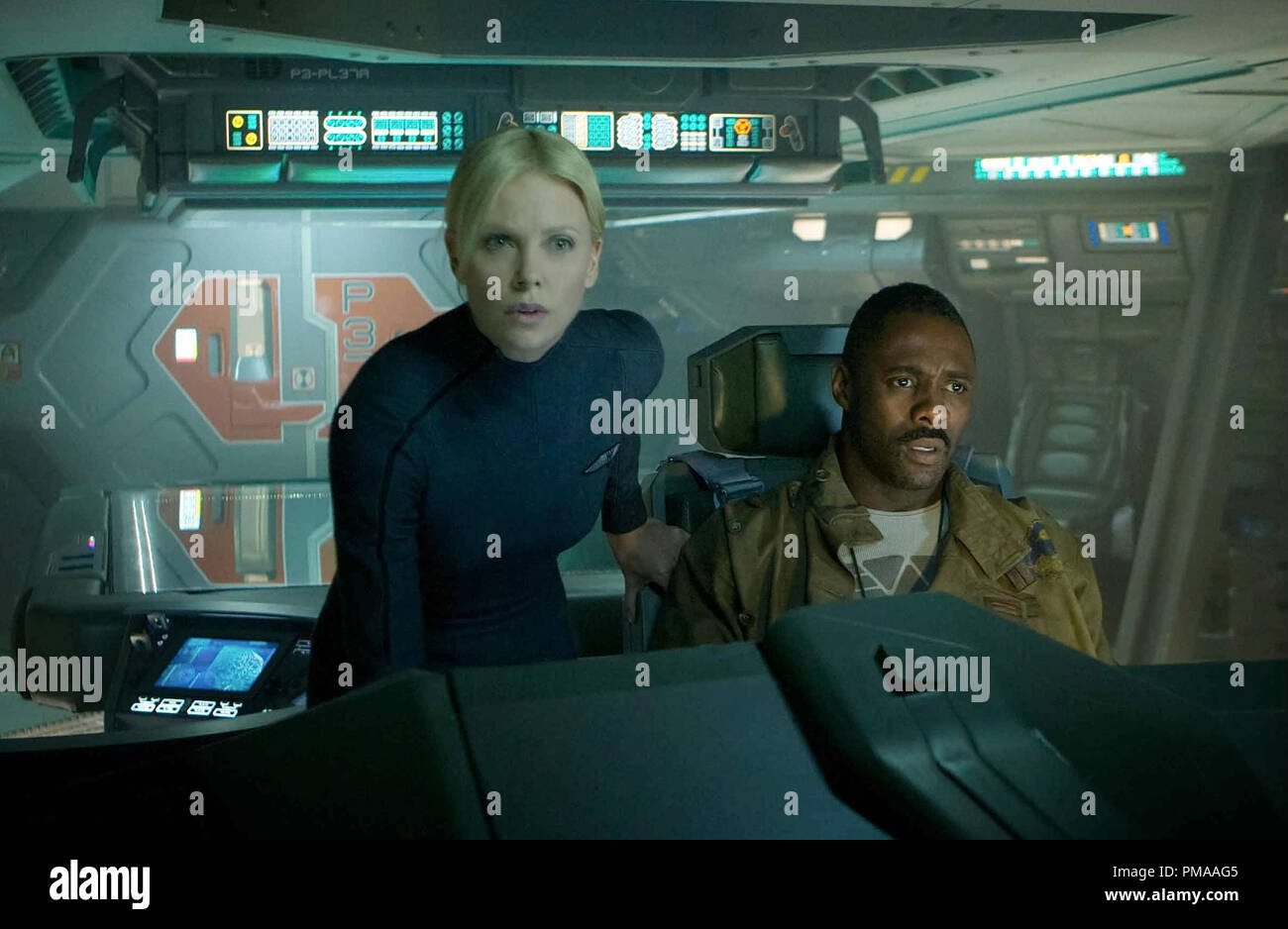 "Prometeo' 2012 ancora di Charlize Theron e Idris Elba Foto Stock