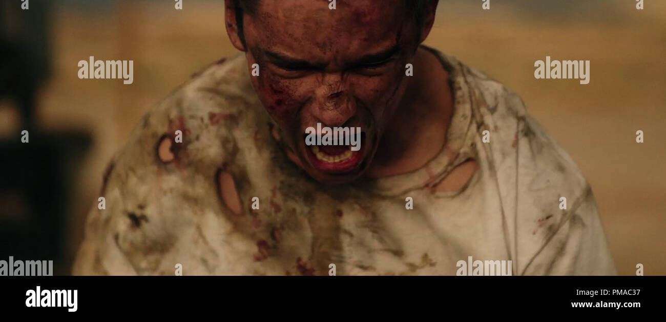 Brenton Thwaites stelle come Nic Eastman in Eubank sarà il nuovo film di segnale, un Focus Features release. Foto Stock