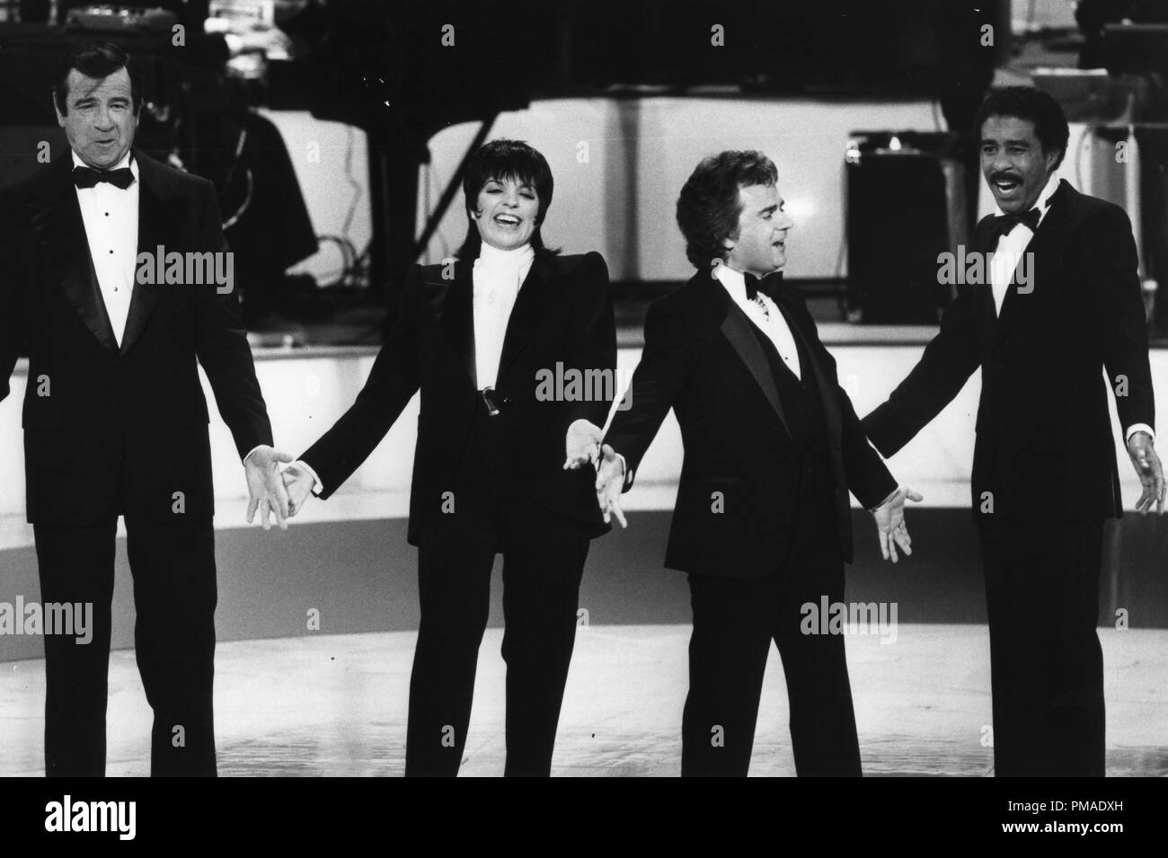 Walter Matthau, Liza Minnelli, Dudley Moore, Richard Pryor presso il cinquantacinquesimo annuale di Academy Awards, 1983 Riferimento File # 32509 420THA Foto Stock
