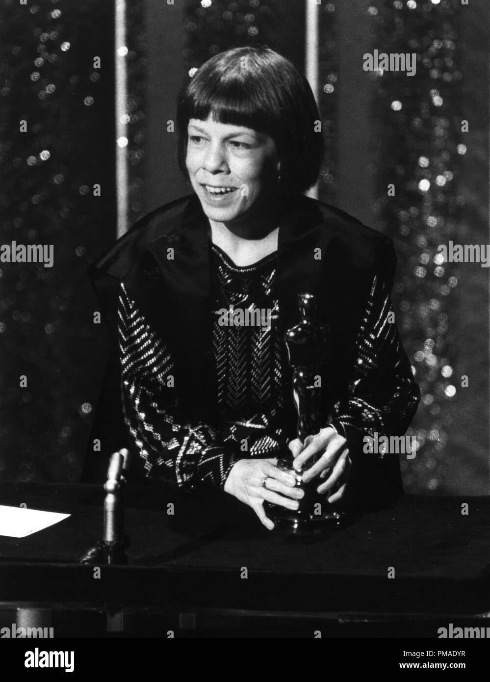 Linda Hunt al 55th annuale di Academy Awards, 1983 Riferimento File # 32509 453THA Foto Stock