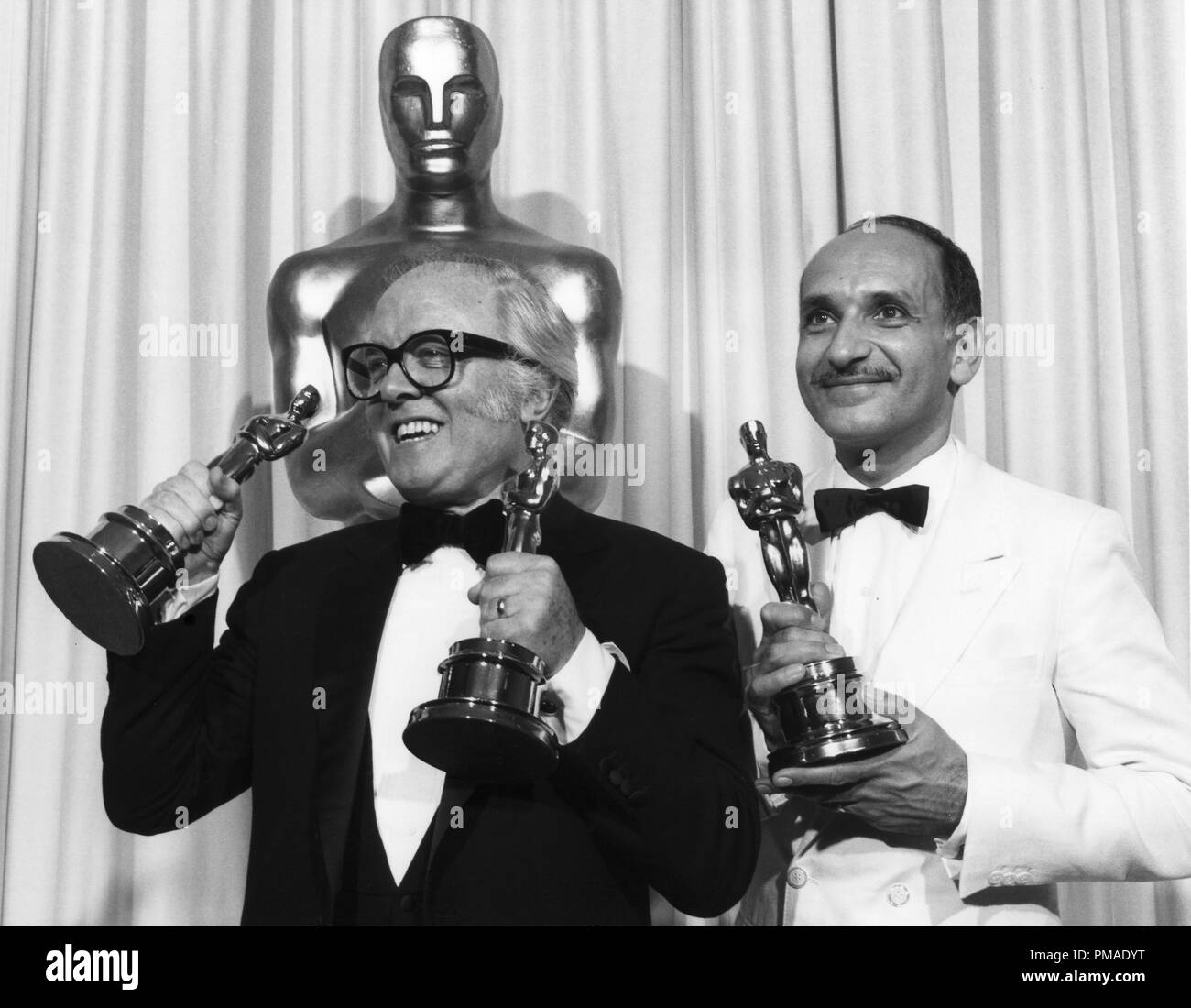 Sir Richard Attenborough, Ben Kingsley a 55th annuale di Academy Awards, 1983 Riferimento File # 32509 454THA Foto Stock