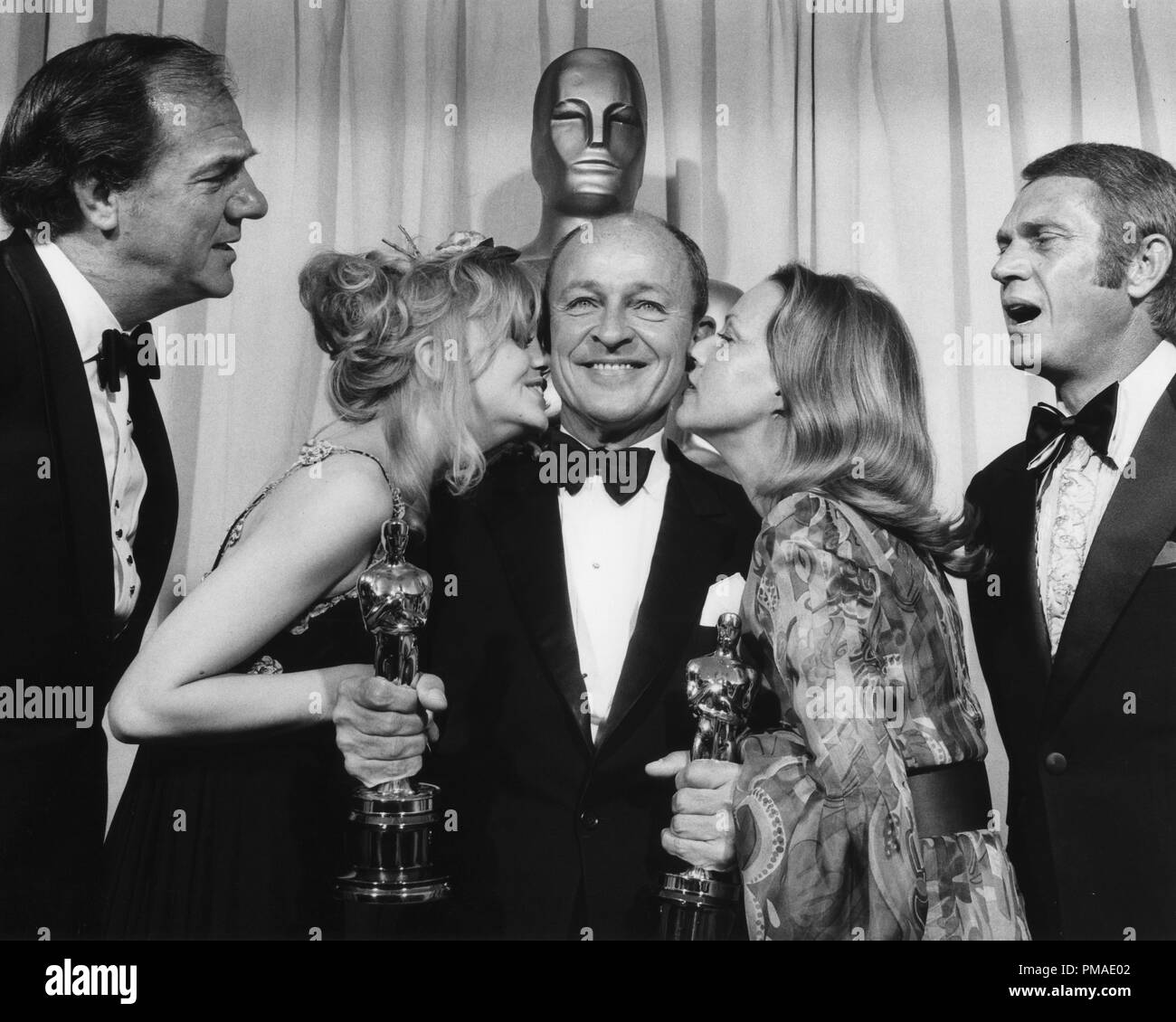 Karl Malden, Goldie Hawn, Frank McCarthy, Jeanne Moreau, Steve McQueen alla xliii annuale di Academy Awards 1971 Riferimento File # 32509 460THA Foto Stock