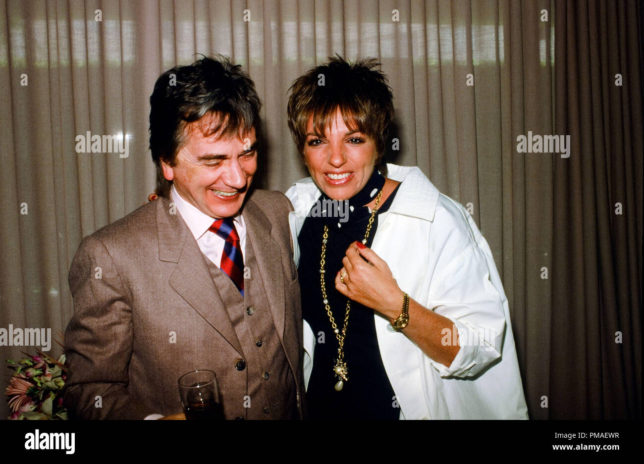 Dudley Moore e Liza Minnelli citrca 1988 © CCR /Hollywood Archivio - Tutti i diritti riservati Riferimento File # 32633 038CCR Foto Stock