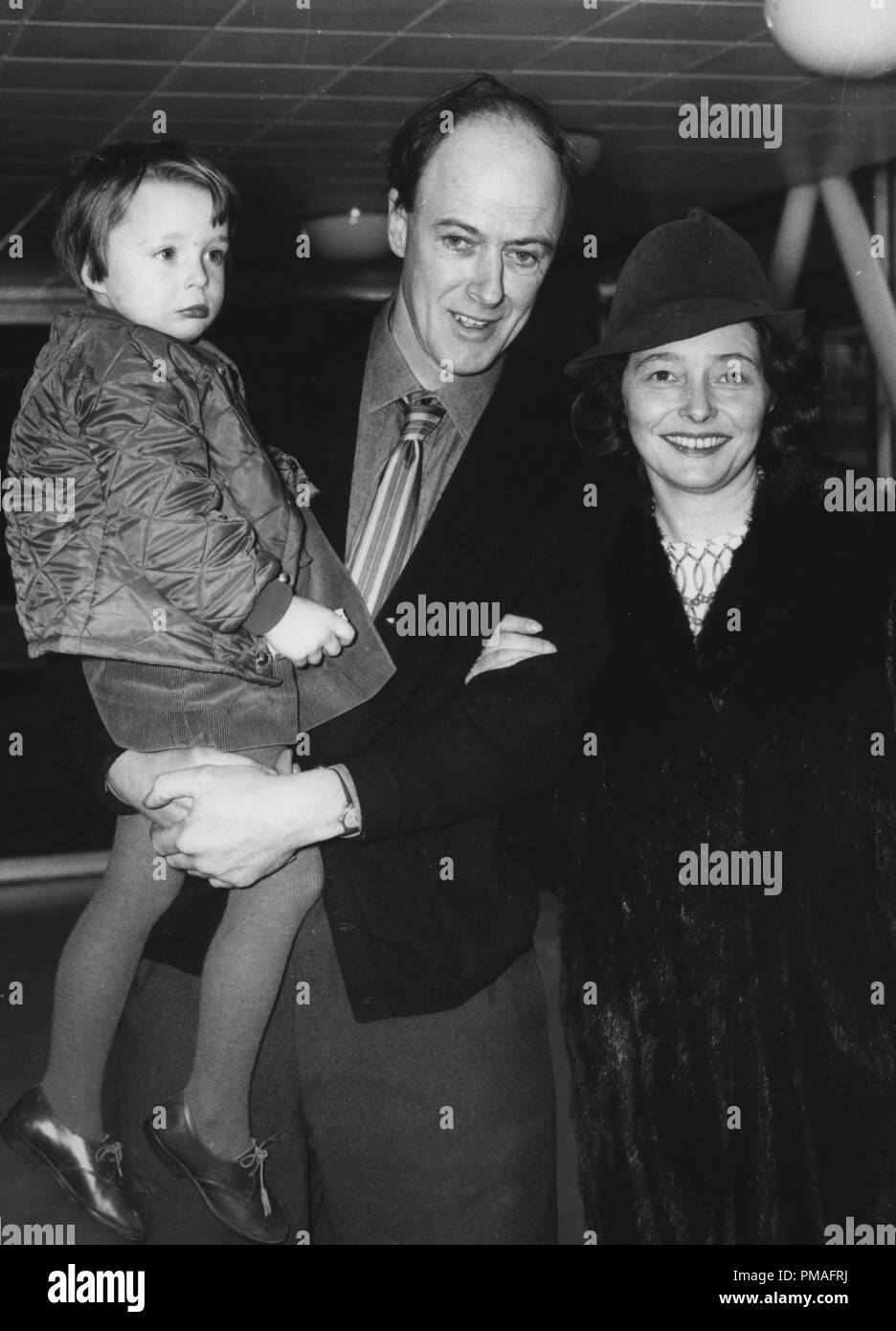 Patricia Neal con il marito e la figlia di 3 anni Ofelia, 1968 © CCR /Hollywood Archivio - Tutti i diritti riservati Riferimento File # 32633 778CCR Foto Stock