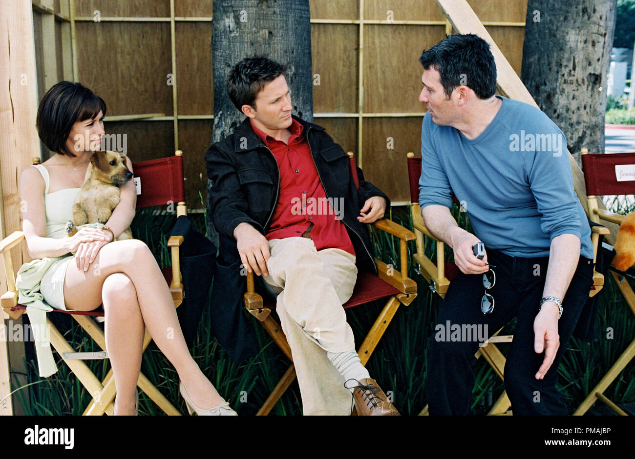 Jennifer Love Hewitt, Breckin Meyer e Direttore Pete Hewitt conferiscono alla serie di GARFIELD: il film. (2004) Foto Stock
