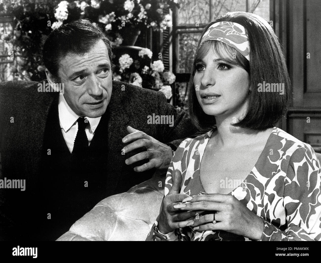 Yves Montand, Barbra Streisand, "In una giornata limpida si può vedere per sempre" (1970) di riferimento del file # 33300 744THA Foto Stock