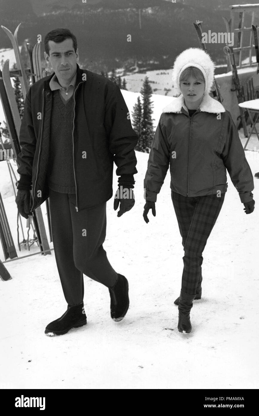 Brigitte Bardot con Roger Vadim, circa 1961 file Reference # 33505_085THA solo per uso editoriale - tutti i diritti riservati Foto Stock