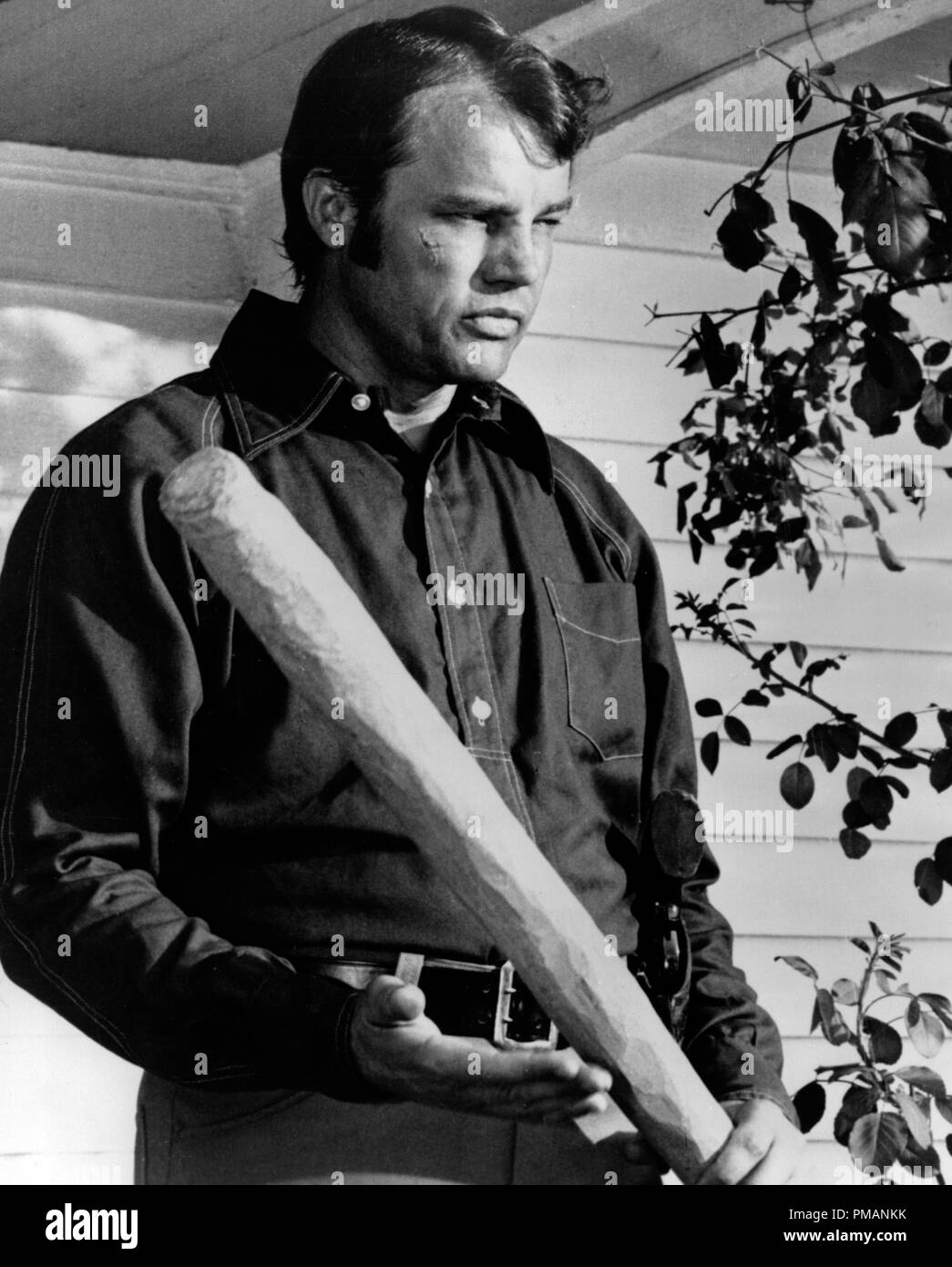 Pubblicità in studio: 'Walking Tall' Joe Don Baker 1973 Bing Crosby Prod file Reference # 32039 159THA Foto Stock