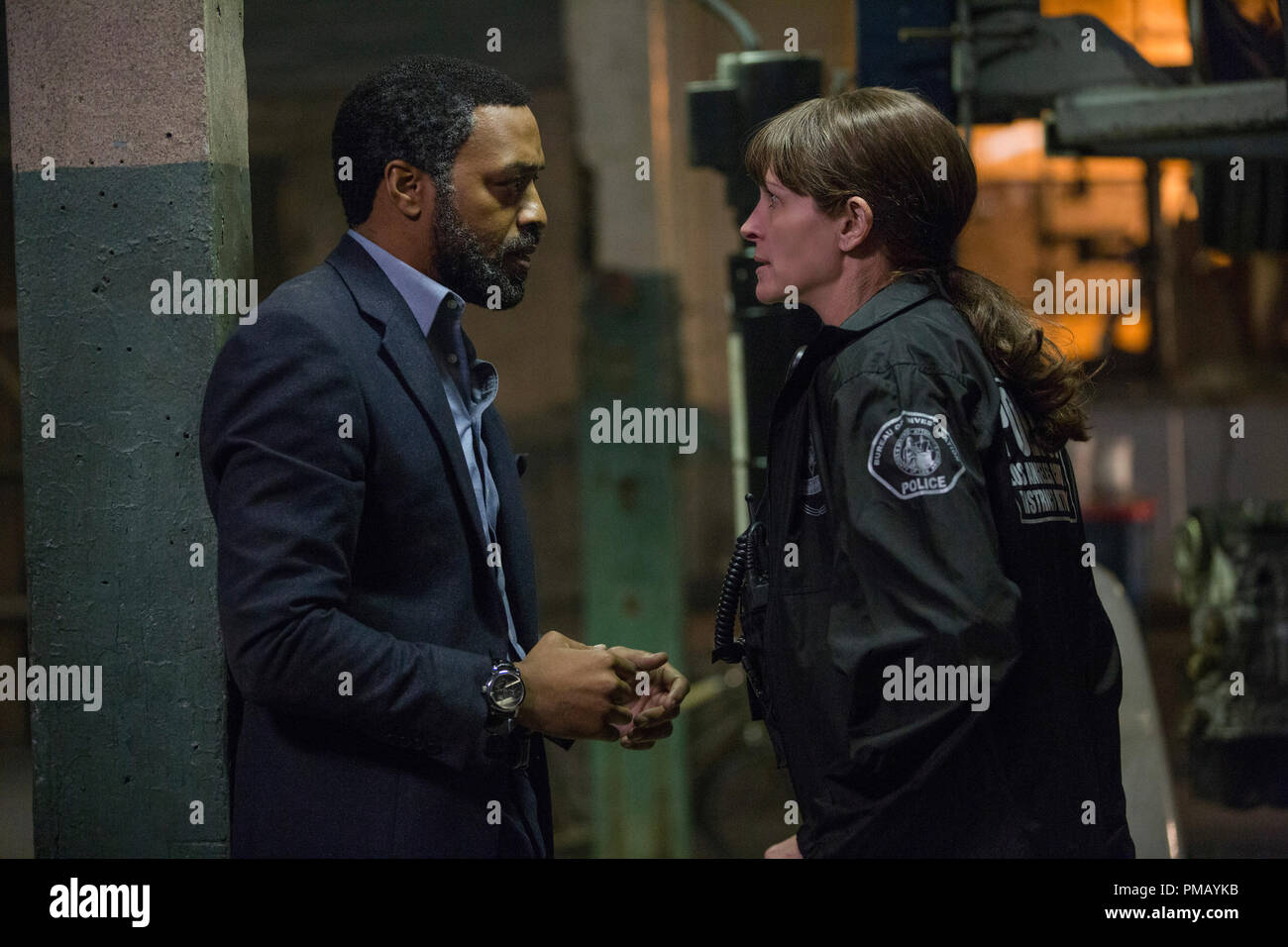 (L-R) Chiwetel Ejiofor e Julia Roberts star in segreto nei loro occhi Foto Stock