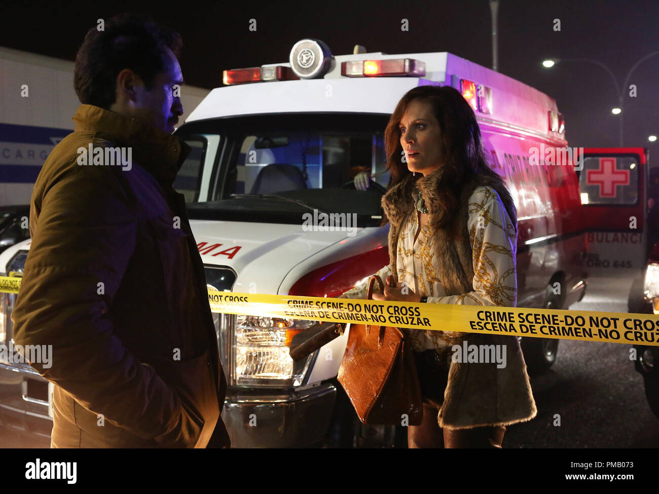 Il ponte - "pilota" - Episodio 1 (serie Premiere, Mercoledì, 10 luglio, 10:00 pm e/p) nell'immagine: (L-R) Demian Bechir come Marco Ruiz, Annabeth Gish come Charlotte Millwright. CR: Byron Cohen/FX Network Foto Stock