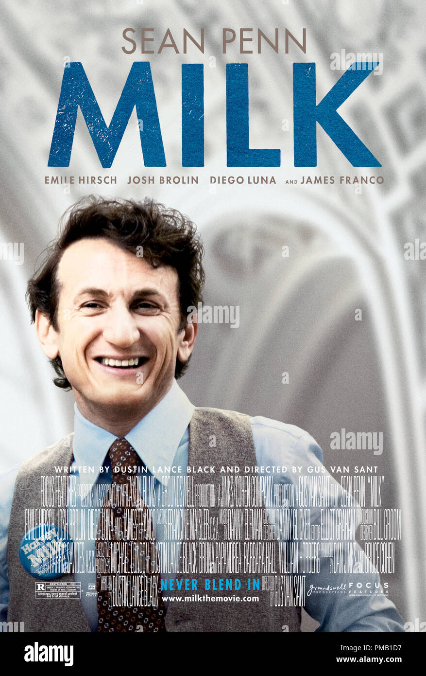 Sean Penn stelle come nella vita reale dei diritti gay icona Harvey Milk nel regista Gus Van Sant il latte, un Focus Features release. 'Milki' (2008) Focus Features Poster Foto Stock