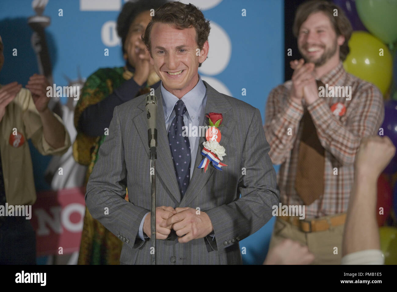 Sean Penn stelle come nella vita reale dei diritti gay icona Harvey Milk nel regista Gus Van Sant il latte, un Focus Features rilasciare 'Milki' (2008) Caratteristiche di messa a fuoco Foto Stock