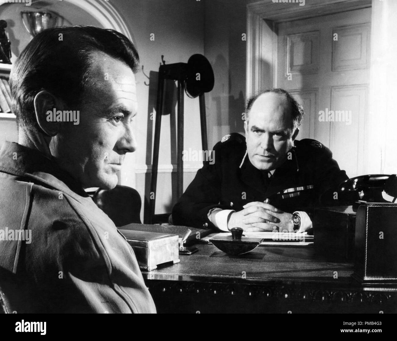 John Mills, Liam Redmond, 'Tiger Bay' (1959) Rank organizzazione di riferimento del file # 33371 153THA Foto Stock