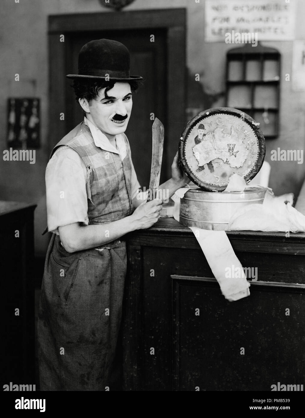 Charles Chaplin, 'un cane la vita' 1918 Prima foto nazionali di riferimento del file # 33371 555THA Foto Stock