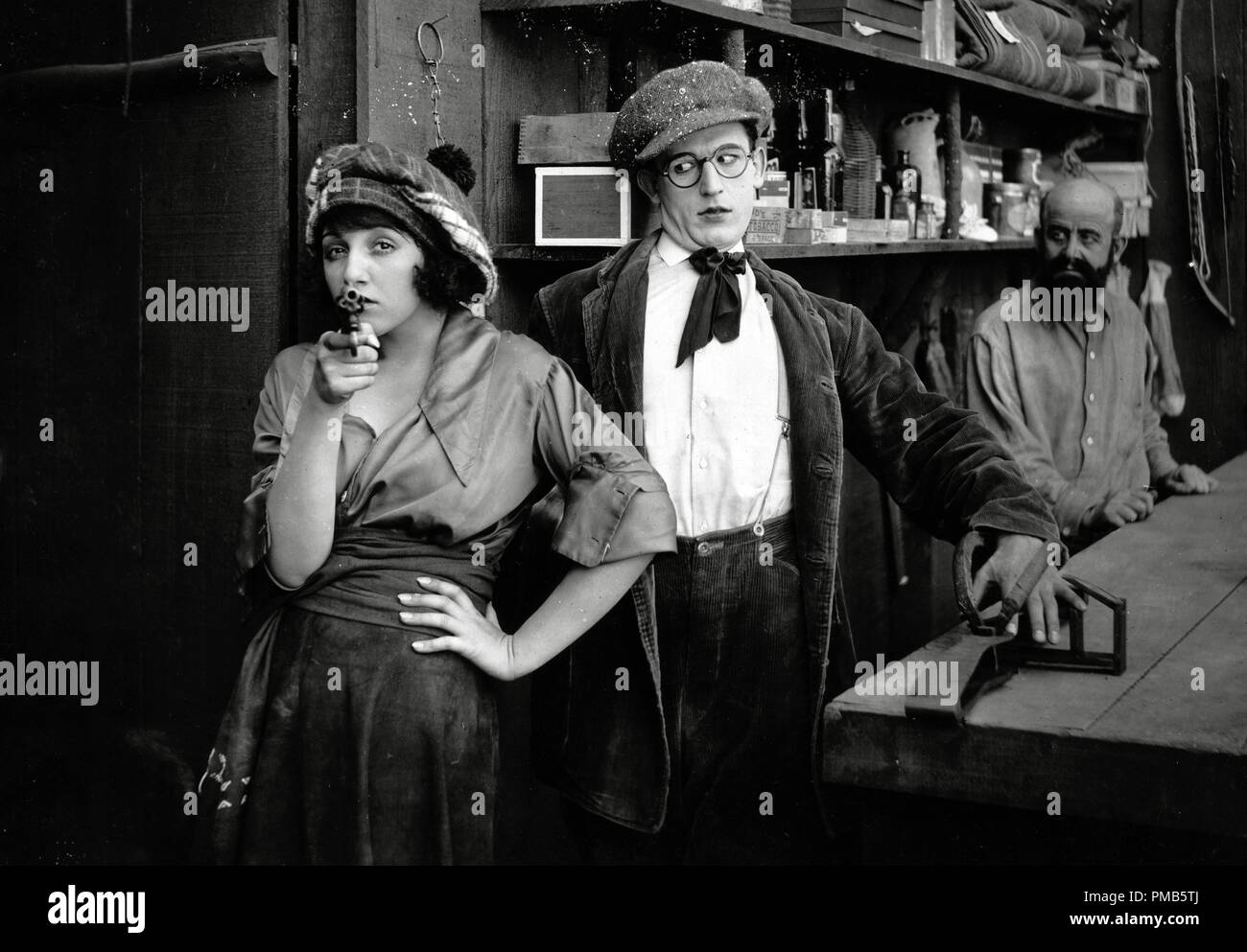 Bebe Daniels, Harold Lloyd, 'Torna alla Woods' 1918 Pathe Riferimento File # 33536 657THA Foto Stock