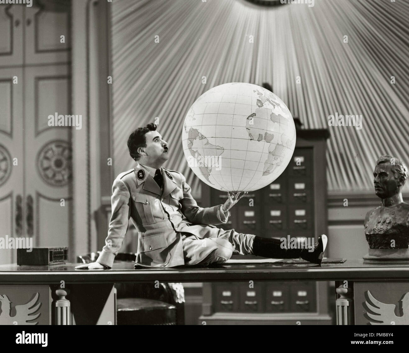 Charlie Chaplin, "The Great Dictator", 1940 United Artists file Reference # 32557 328THA Foto Stock