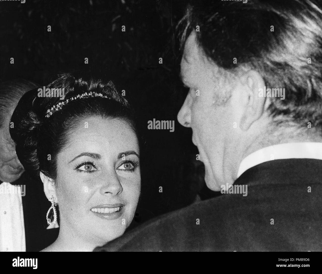 Elizabeth Taylor e Richard Burton, circa 1967 © CCR /Hollywood Archivio - Tutti i diritti riservati Riferimento File # 32557 694THA Foto Stock