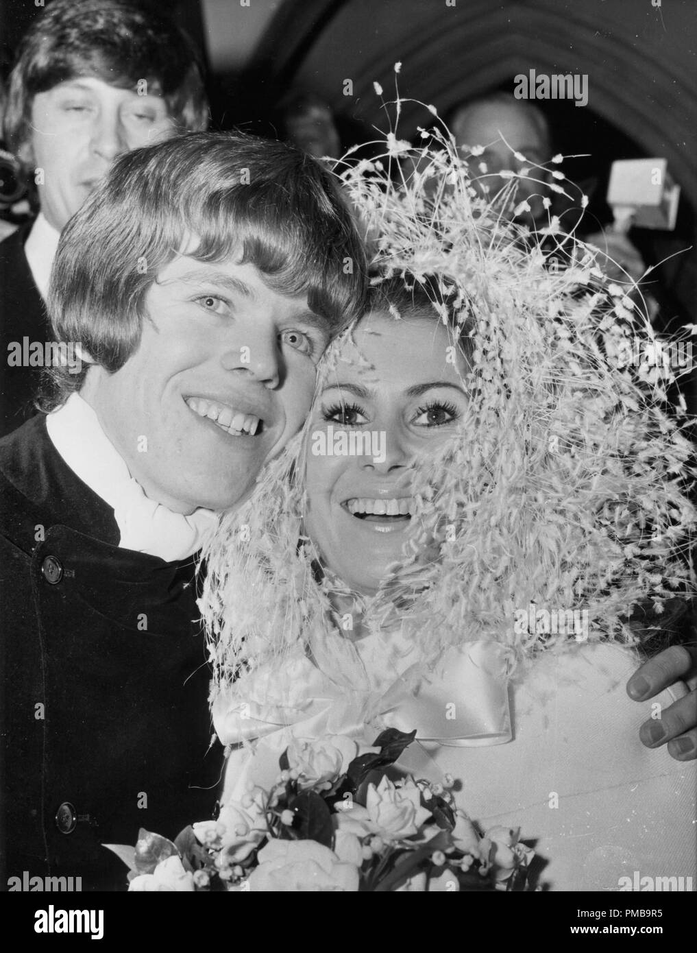 Pietro che nessuno del gruppo di musica di Herman Eremiti e la sua sposa Mireille Strasser, il giorno delle nozze 1968 Riferimento File # 32557 937THA Foto Stock