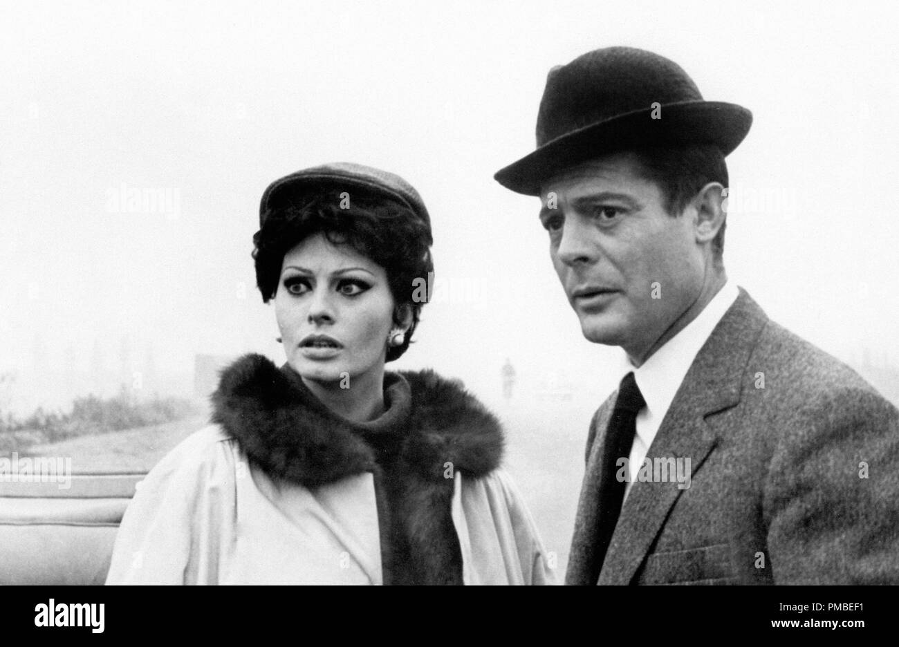 Sophia Loren, Marcello Mastroianni, "ieri, oggi e domani (1963) Embassy Pictures (aka ieri, oggi, domani) Riferimento File # 33371 682THA Foto Stock
