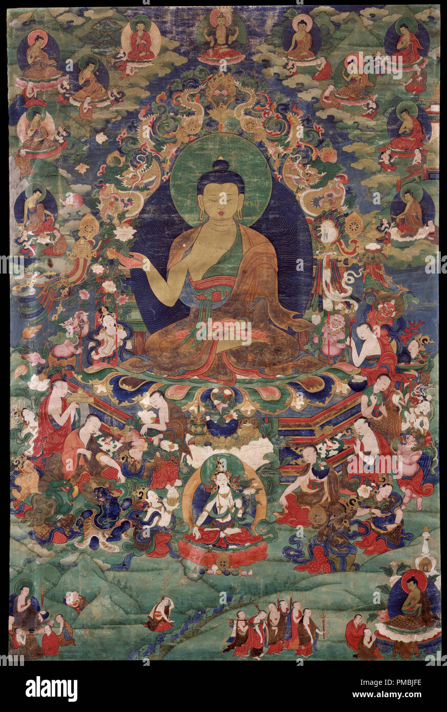 Shakyamuni Buddha. Data/Periodo: XVIII secolo. La pittura. Massa pigmento minerale sulla massa di cotone pigmento minerale su cotone. Altezza: 704.85 mm (27.75 in); larghezza: 469.90 mm (18,50 in). Autore: Sconosciuto. La cultura tibetana. Foto Stock