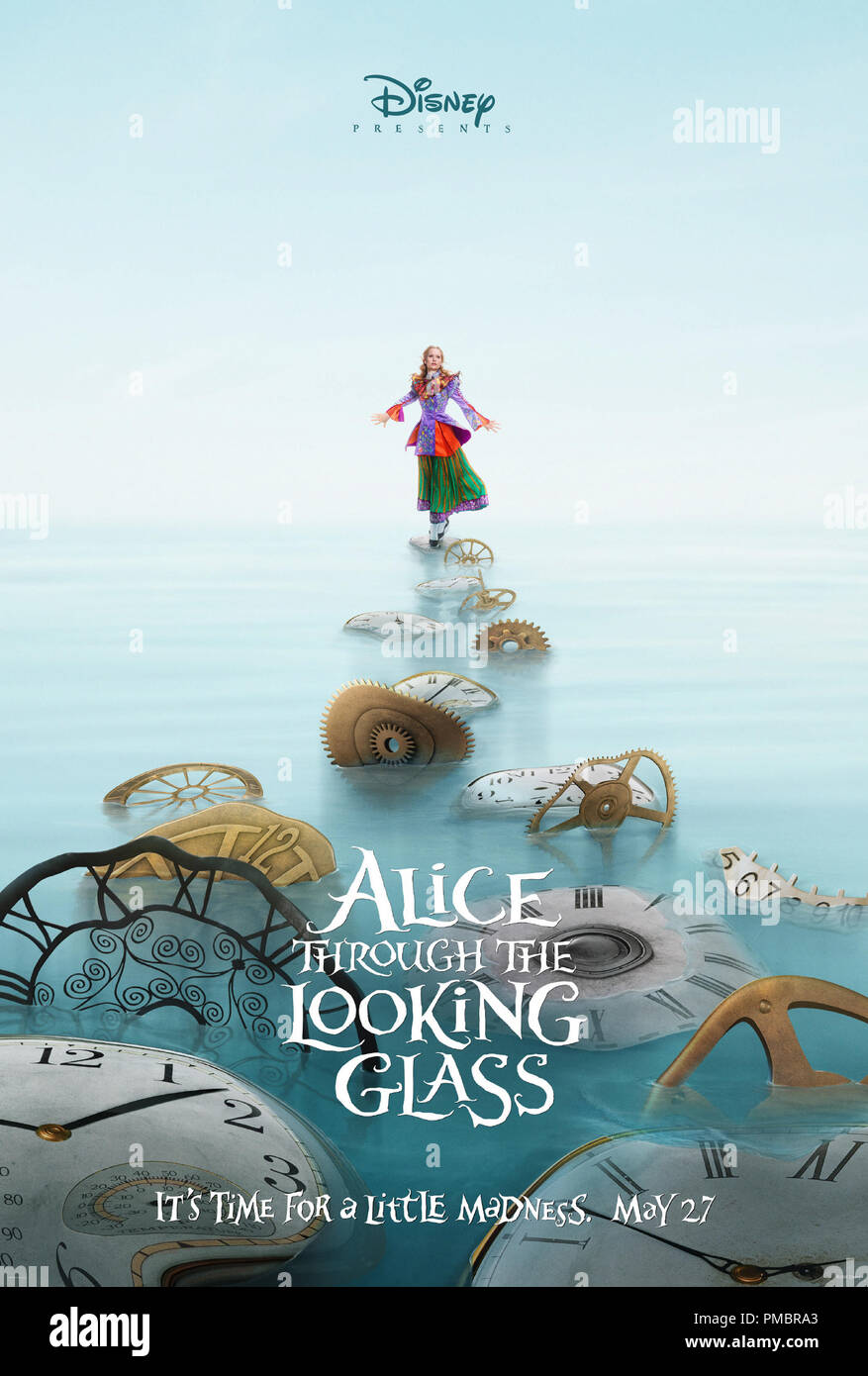 Alice attraverso lo specchio (2016) Poster Foto Stock