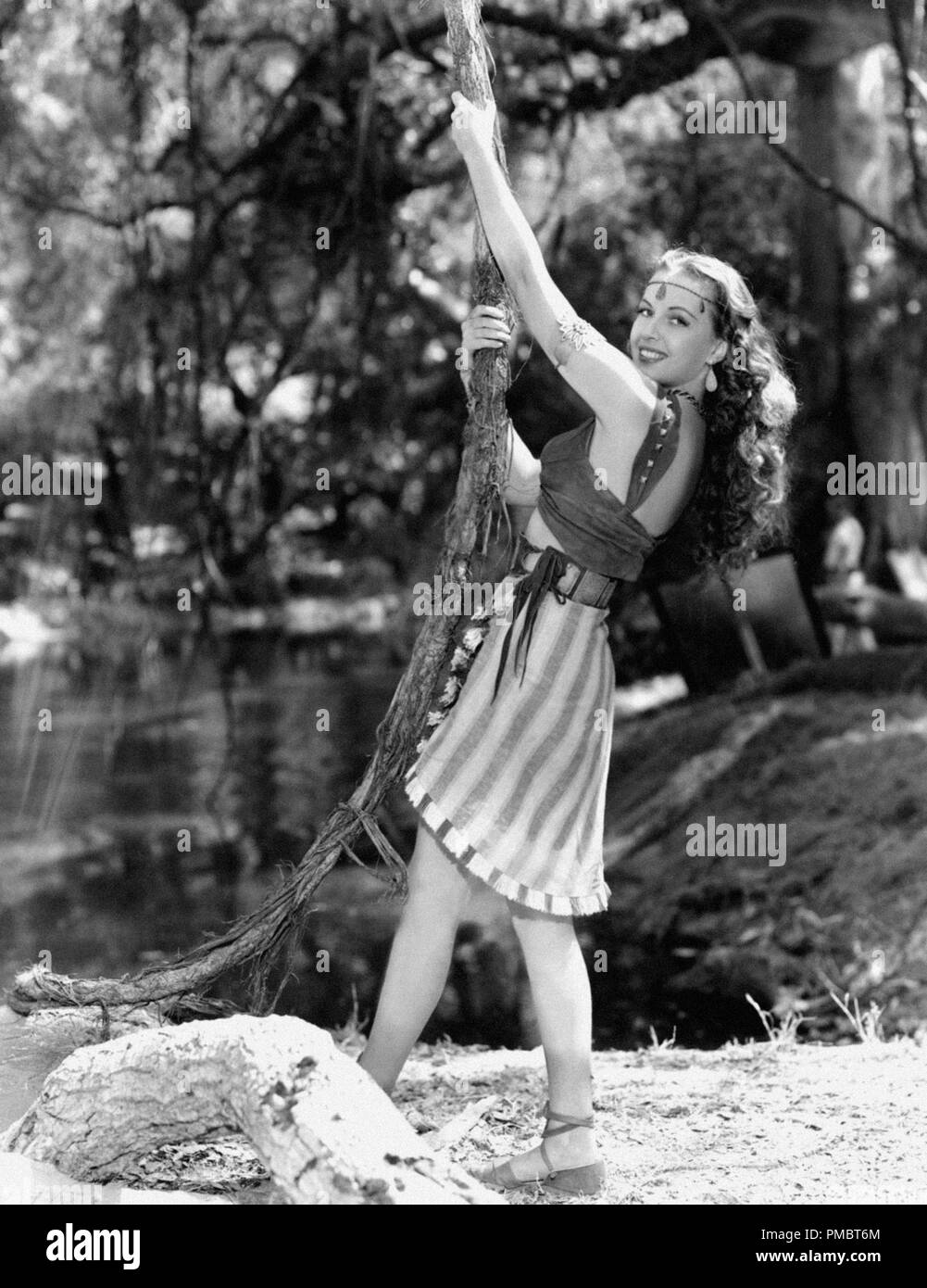 Frances Gifford, "Tarzan trionfa" 1943 RKO Pictures Riferimento File # 32914 339THA Foto Stock