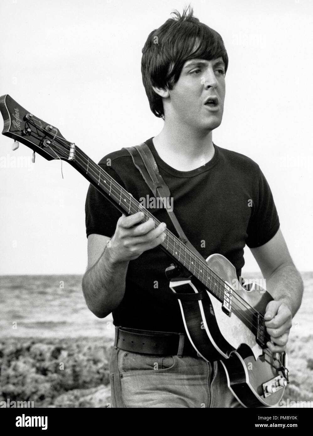 Paul McCartney, (i Beatles,) "Aiuto!" (1965) United Artists Riferimento File # 33300 212THA Foto Stock