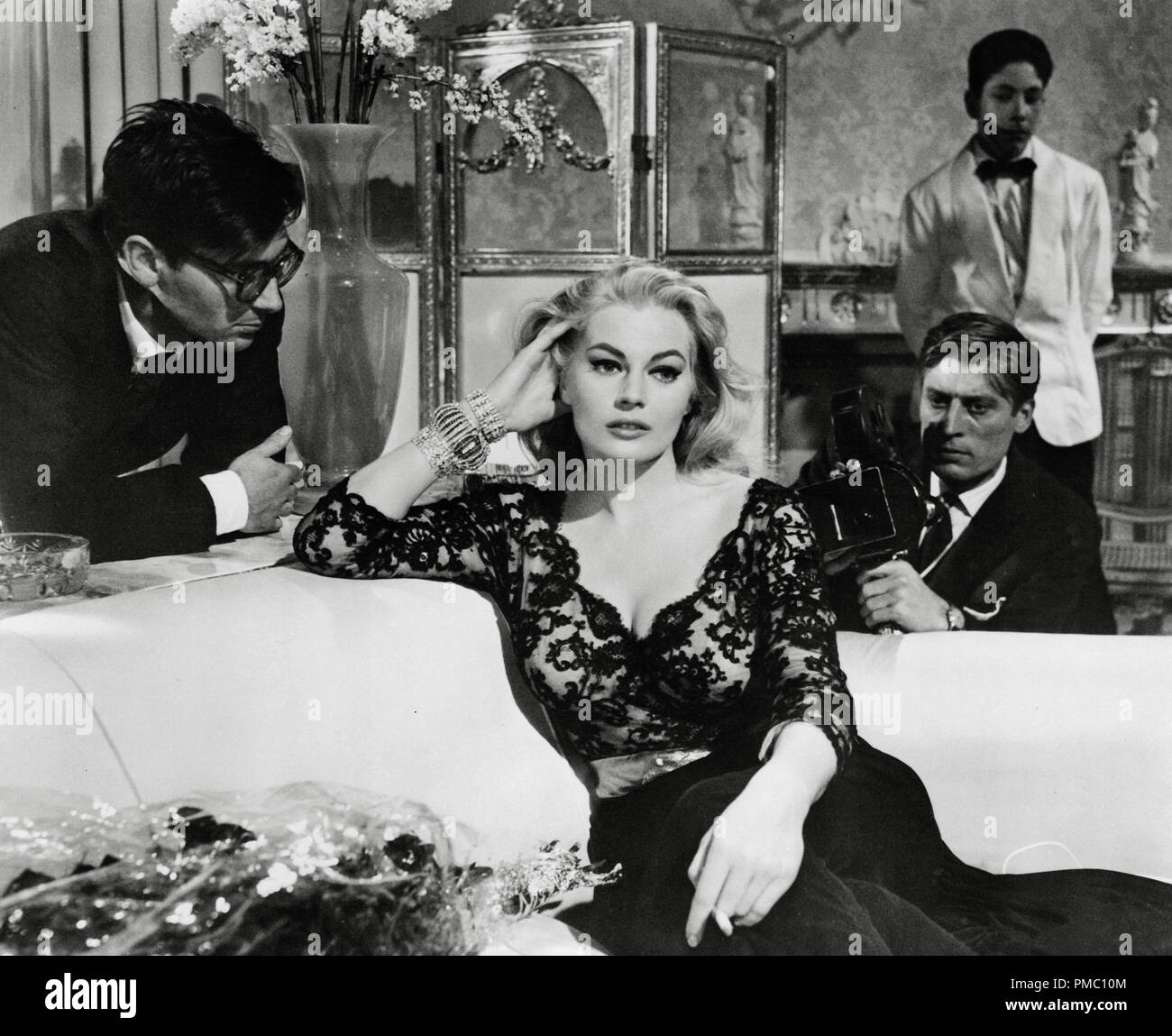 Anita Ekberg, 'La Dolce Vita', 1960 Riferimento File # 33595 026 - THA Foto Stock