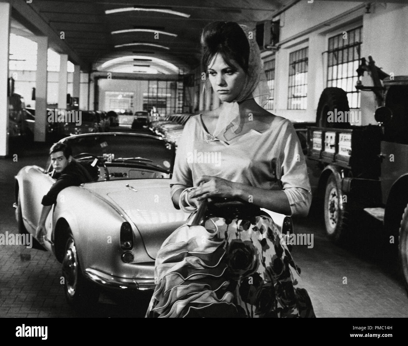 Claudia Cardinale, "Ragazza con una valigia' (aka La ragazza con la valigia) (1961) Ellis Film di riferimento del file # 33595 139THA Foto Stock