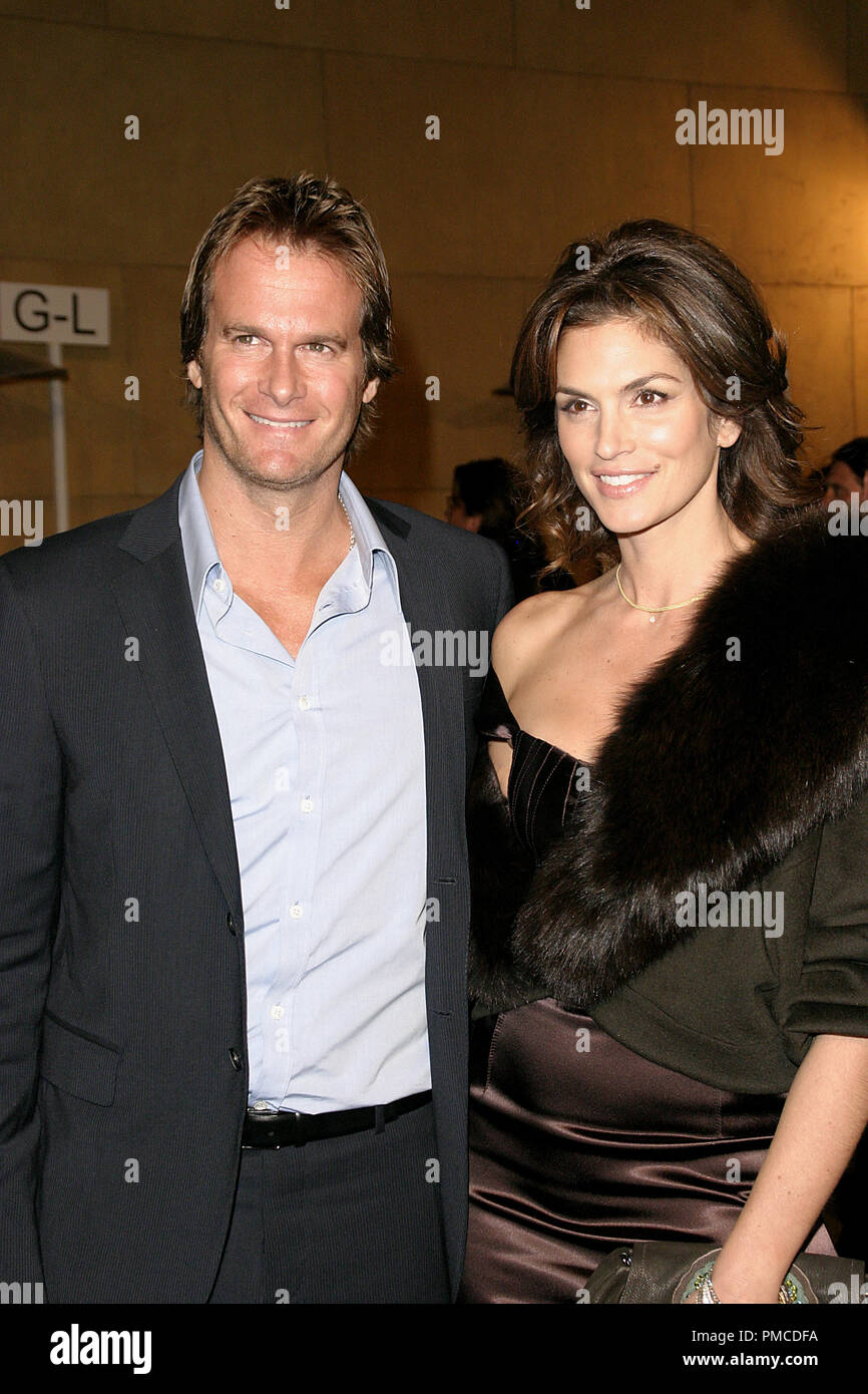 " Il buon tedesco' (Premiere) Rande Gerber, Cindy Crawford 12-4-2006 / il teatro egiziano / Hollywood, CA / Warner Brothers / Foto di Giuseppe Martinez / PictureLux Riferimento File # 22866 0042PLX per solo uso editoriale - Tutti i diritti riservati Foto Stock