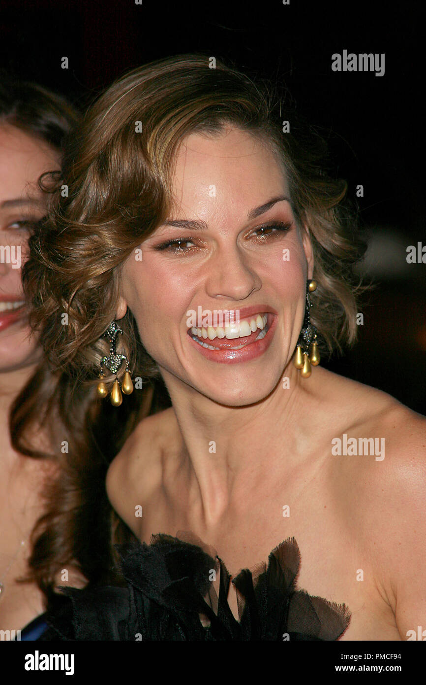 P.S. Io ti amo (Premiere) Hilary Swank 12-9-2007 / Grauman's Chinese Theater / Hollywood, CA / Warner Brothers / © Giuseppe Martinez/Picturelux - Tutti i diritti riservati Riferimento File # 23285 0039PLX per solo uso editoriale - Tutti i diritti riservati Foto Stock