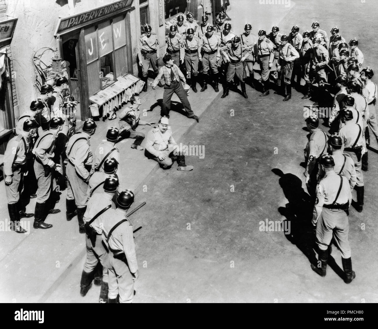 Charles Chaplin, "Il grande dittatore" (1940) United Artists Riferimento File # 33635 457 THA Foto Stock