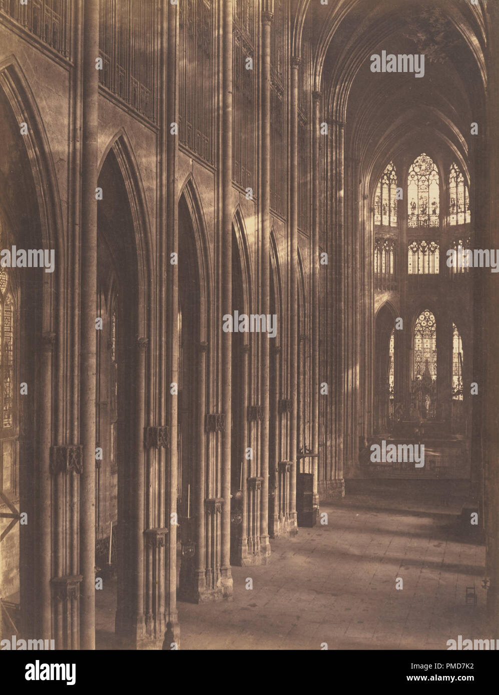 Rouen, intérieur de l'église Saint Ouen. Data/Periodo: 1857. Stampa. Carta salata. Altezza: 454 mm (17.87 in); larghezza: 349 mm (13.74 in). Autore: Auguste-Rosalie Bisson. Foto Stock