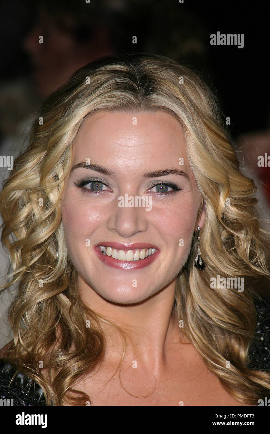 Trovare Neverland Premiere 11-11-2004 Kate Winslet Foto di Giuseppe Martinez / PictureLux Riferimento File # 21993 0032PLX per solo uso editoriale - Tutti i diritti riservati Foto Stock
