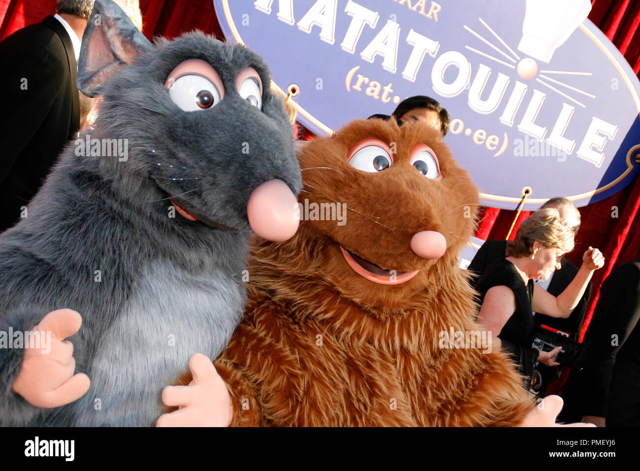 "Ratatouille" (Premiere) Remy, Emile 6-22-2007 / il Kodak Theatre / Hollywood, CA / Walt Disney Pictures / © Giuseppe Martinez/Picturelux - Tutti i diritti riservati Riferimento File # 23101 0029PLX per solo uso editoriale - Tutti i diritti riservati Foto Stock