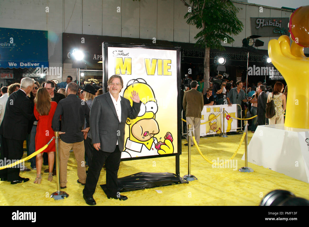 'The Simpsons Movie" (Premiere) Matt Groening 7-24-2007 / Mann Bruin e Mann Village Theatre / Westwood, CA / XX Century Fox / Foto di Giuseppe Martinez Riferimento File # 23133 0044JM per solo uso editoriale - Foto Stock