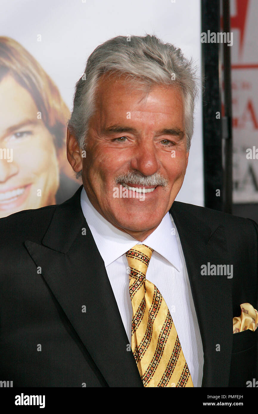 Che cosa accade a Vegas... Premiere Dennis Farina 5-1-2008 / Mann Village Theatre / Hollywood, CA / Twentieth Century Fox / Foto © Giuseppe Martinez / Picturelux Riferimento File # 23507 0073JM per solo uso editoriale - Tutti i diritti riservati Foto Stock