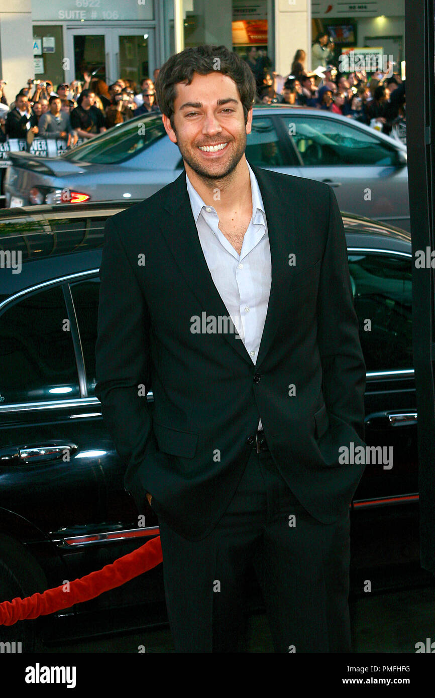 Zachary Levi presso il Los Angeles l'industria lo screening di XX Century Fox "X-Men Origins: Wolverine" tenutasi presso Grauman's Chinese Theatre a Hollywood, CA 4/28/2009. Foto © Giuseppe Martinez / Picturelux / Picturelux Riferimento File # 30015 0002JM per solo uso editoriale - Tutti i diritti riservati Foto Stock