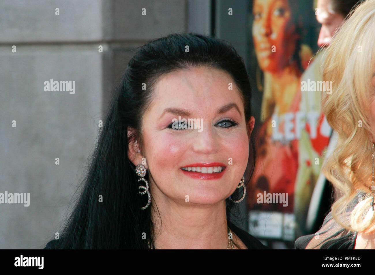 Crystal Gayle all'Hollywood Camera di Commercio cerimonia per onorare i suoi con il 2,390th della stella sulla Hollywood Walk of Fame su Vine Street vicino a Sunset Boulevard a Hollywood, CA, 2 ottobre 2009. Foto di Picturelux Riferimento File # 30082 29PLX per solo uso editoriale - Tutti i diritti riservati Foto Stock