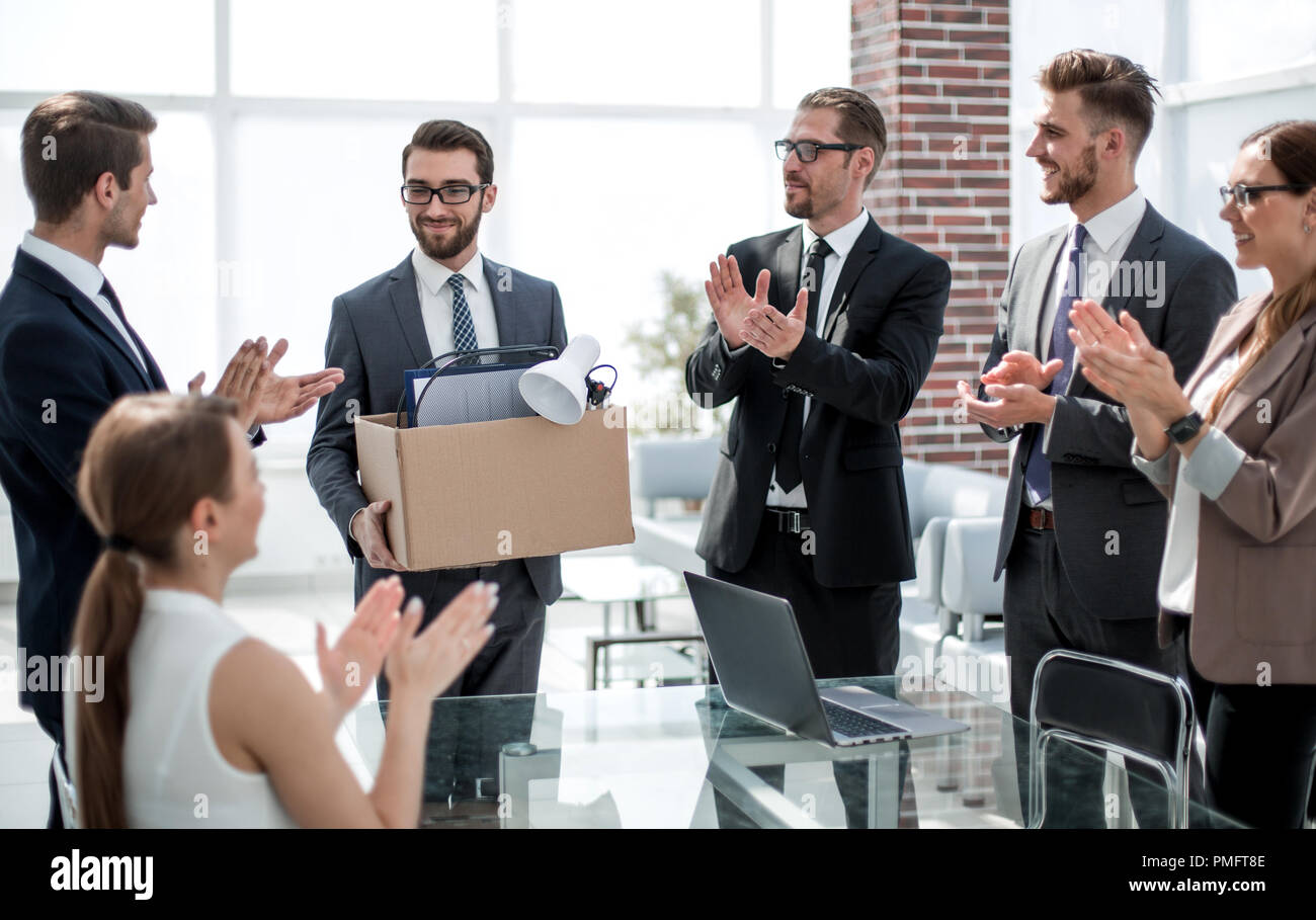 Business group accoglie con favore il nuovo dipendente con applausi Foto Stock