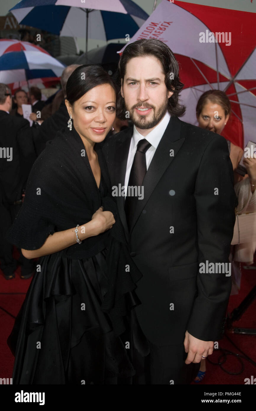 La nomination per il migliore direttore Ð MOTION PICTURE per ÒUp nel AirÓ Direttore Jason Reitman con valutazione, Michele Lee, partecipare alla 67th Annuale di Golden Globe Awards presso il Beverly Hilton di Beverly Hills, CA domenica 17 gennaio, 2010. Informazioni di moda: nero Calvin Klein suit Foto Stock