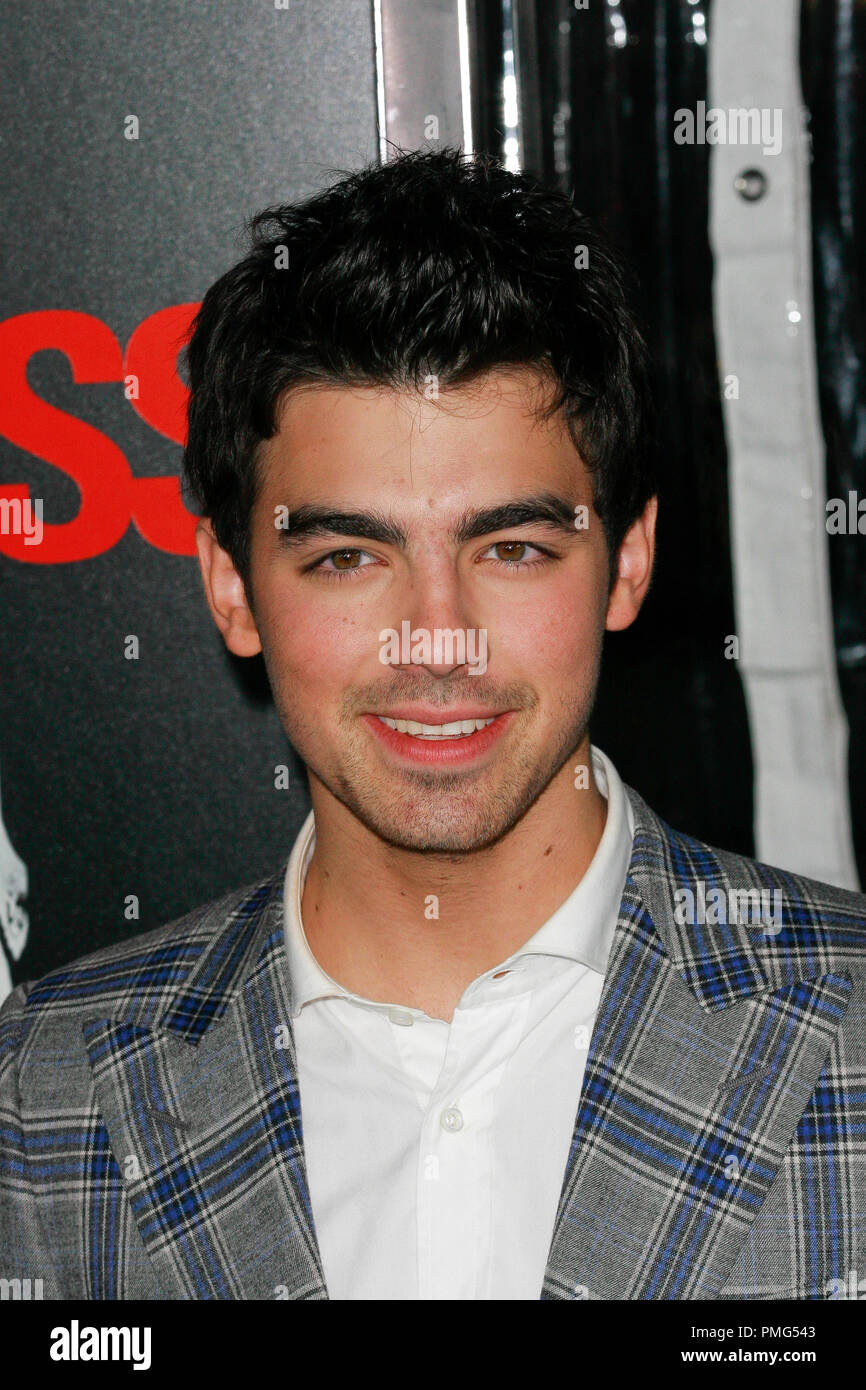 Joe Jonas alla premiere di Warner Brothers Pictures' 'Edge di oscurità". Gli arrivi presso Grauman's Chinese Theatre di Hollywood CA, 26 gennaio 2010. Foto di Giuseppe Martinez / PictureLux Riferimento File # 30114 052PLX per solo uso editoriale - Tutti i diritti riservati Foto Stock