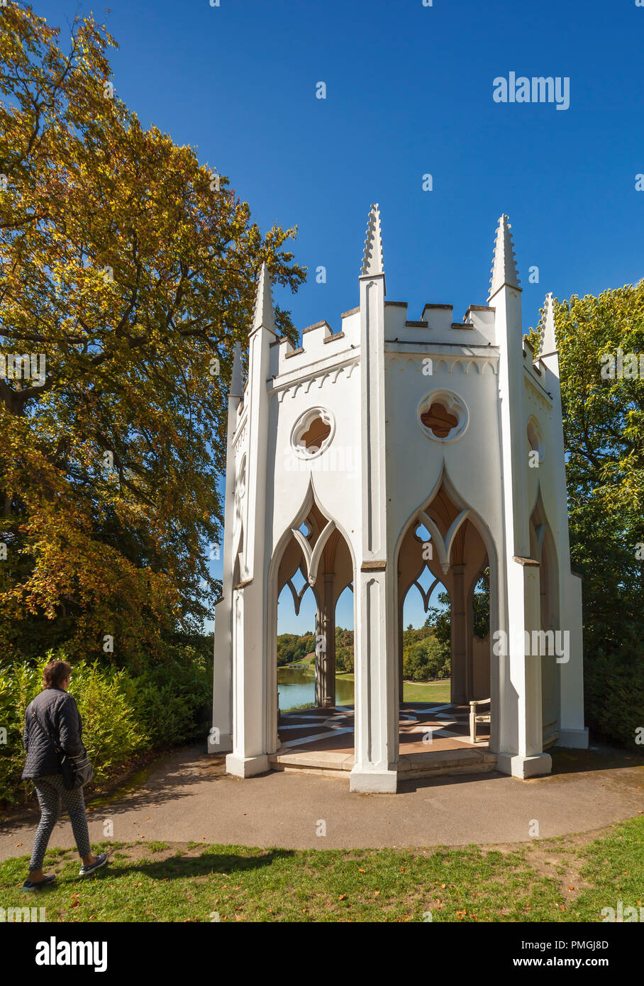 Painshill Park tempio gotico. Foto Stock