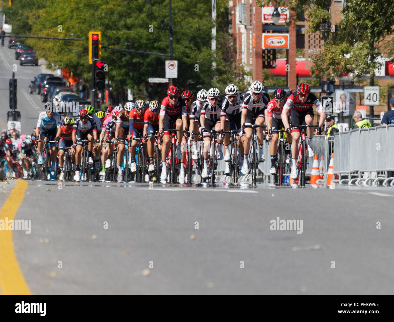 Montreal, Canada. Piloti di gareggiare al Grand Prix Cycliste gara di Montreal, parte di UCI world tour. Foto Stock