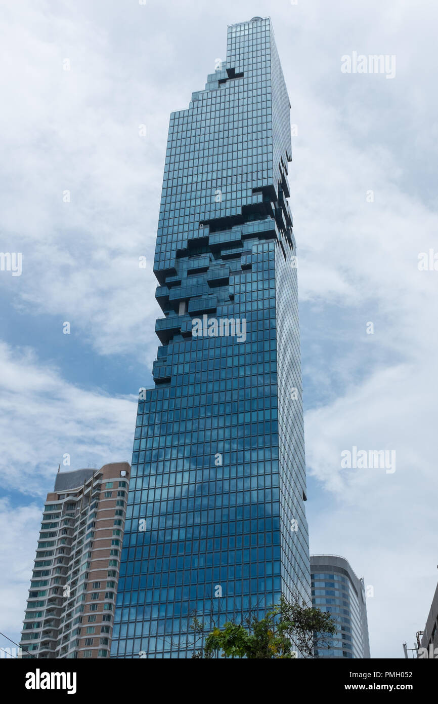 La singolare forma di pixel MahaNakhon Tower alto edificio in Bangkok, Thailandia Foto Stock