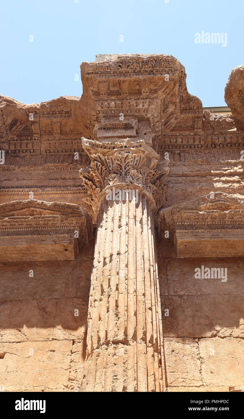 Baalbek rovine romane in Libano, dettagli all'interno del tempio di Bacco Foto Stock
