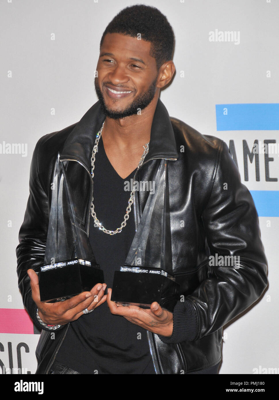 Al 2010 American Music Awards - Press Room presso il Nokia Theater L.A. Vive a Los Angeles, CA. La manifestazione si è svolta domenica 21 novembre 2010. Foto di PRPP Pacific Rim Photo Press. Riferimento al file # 30722 240PLX per solo uso editoriale - Tutti i diritti riservati Foto Stock