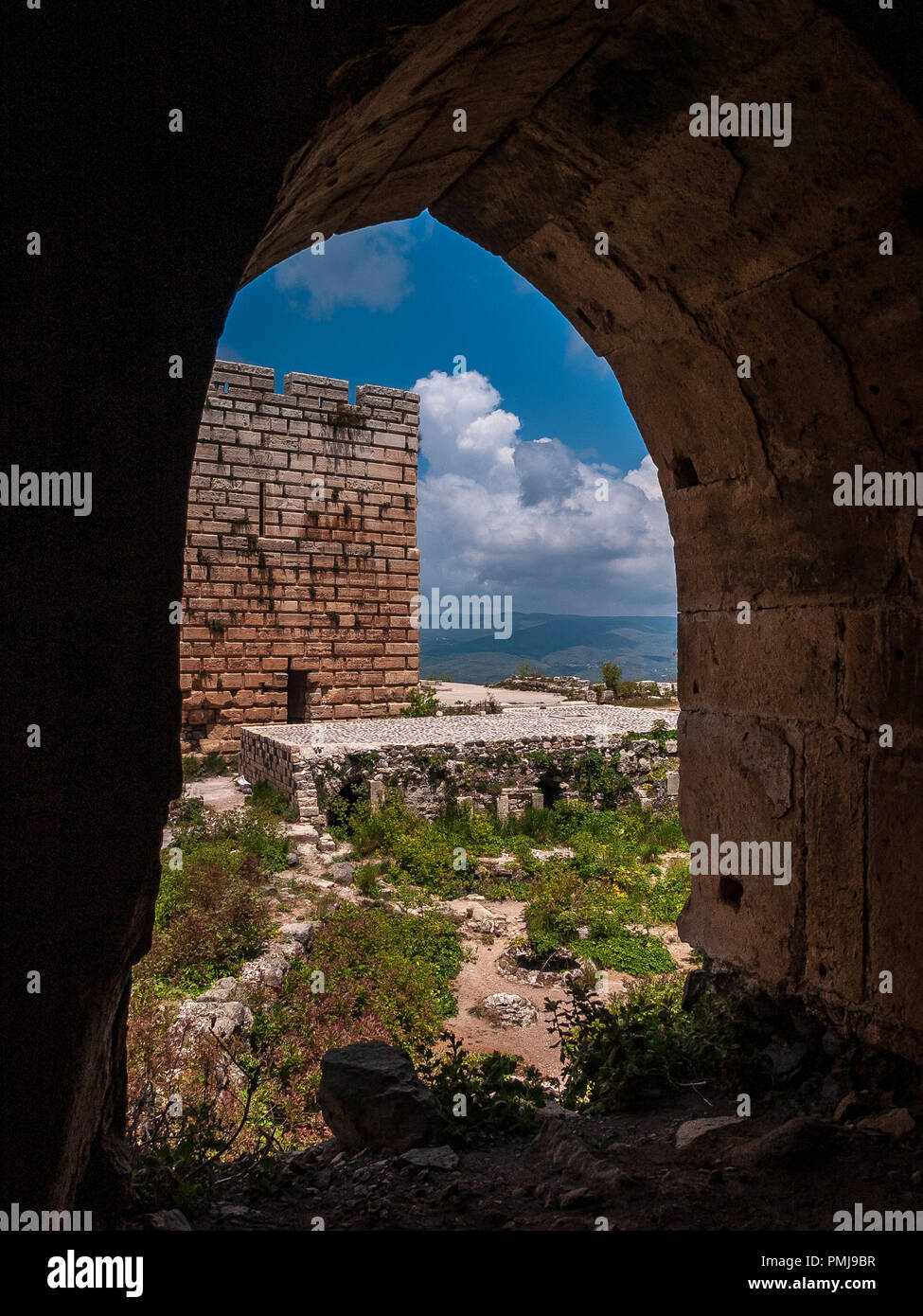 Krak des Chevaliers, precedentemente noto come unità CRAC de l'Hospital è un castello dei Crociati in Siria e uno dei più importanti castelli medievali in tutto il mondo. Foto Stock