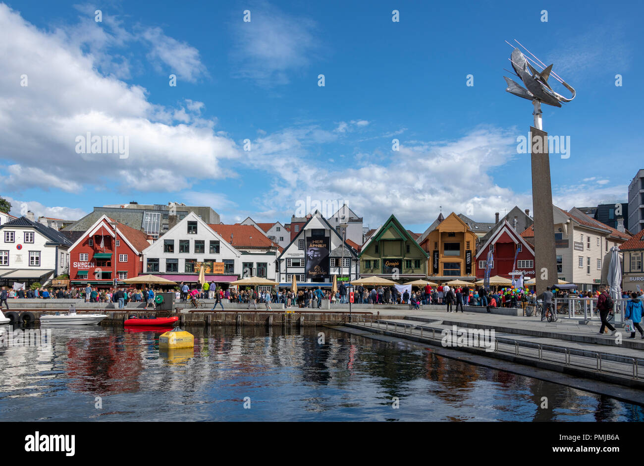 Grazioso porto di edifici laterali in Stavanger, Norvegia Foto Stock
