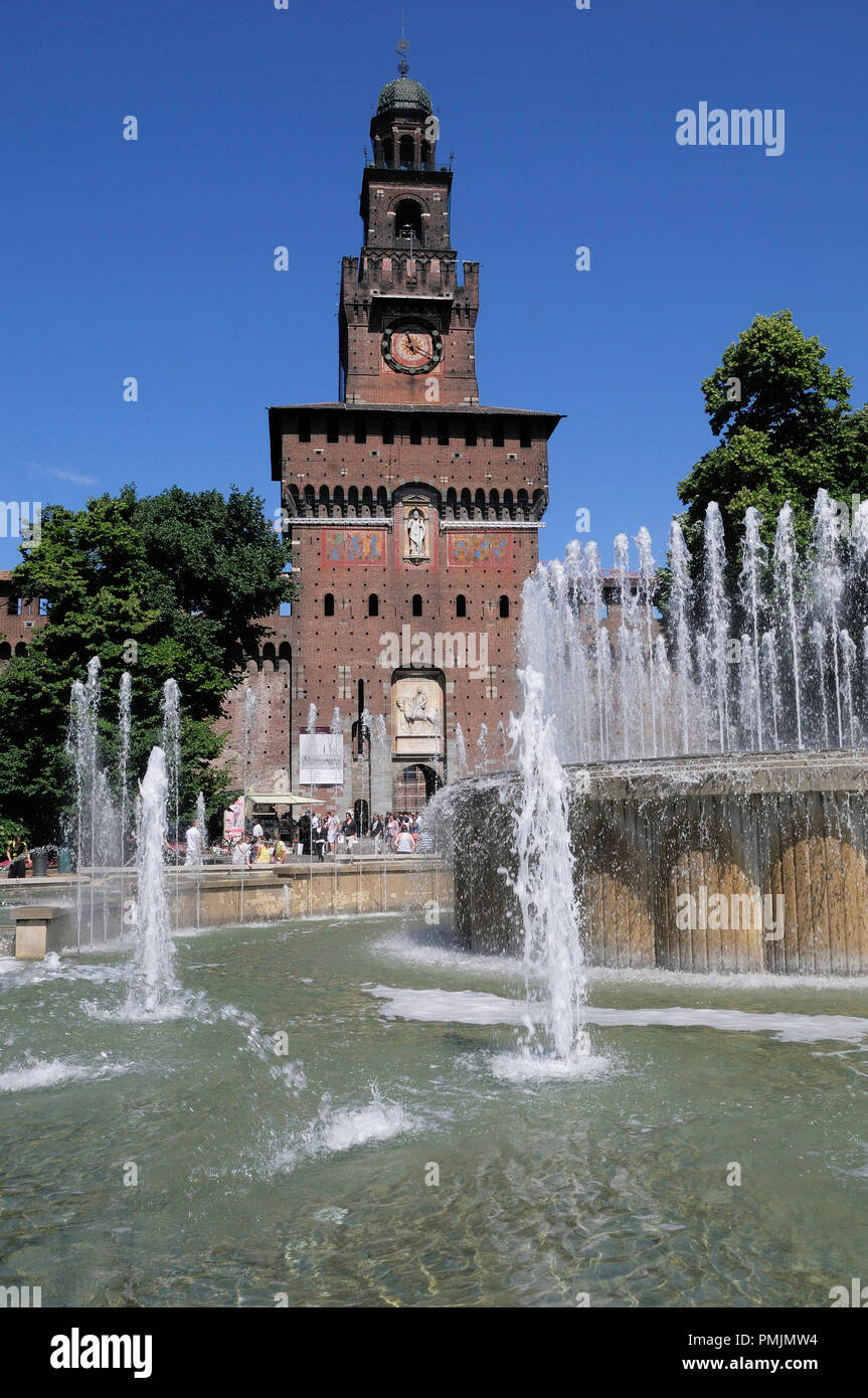 L'Italia, Lombardia, Milano, Piazza delle Armi, Castello Sforzesco. Foto Stock